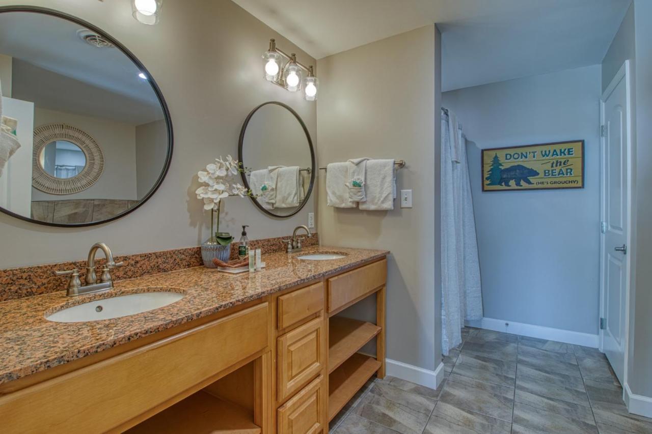 Fantastic Location! River And Mountain Views 2Br/2Ba Sleeps 6 Pigeon Forge Exterior photo